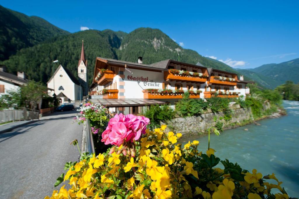 Zur Bruecke Apartments And Rooms - Your Home In Heart Of South Tyrol, With Brixencard And Free Parking Fortezza Exterior photo